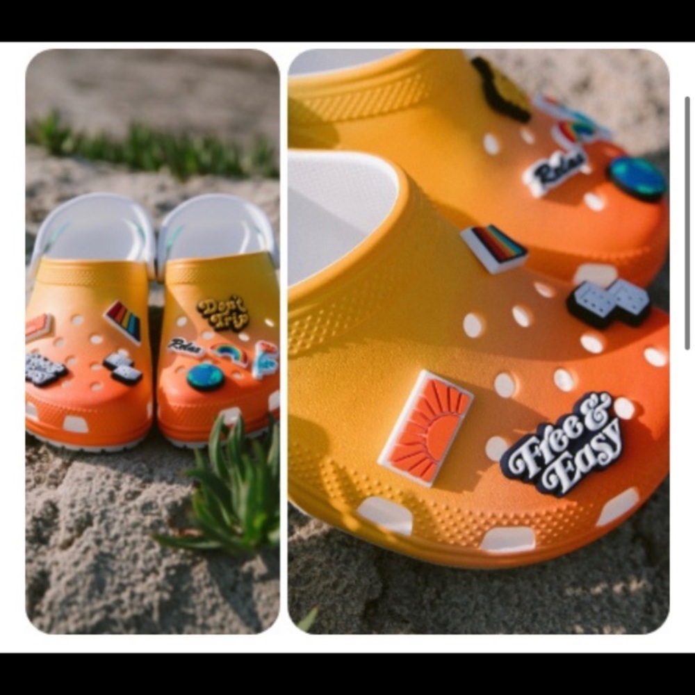 SOLD OUT!! 🔥🔥FREE & EASY CROCS CLOG W10/ M8 NWT 3/9 JIBBITZ